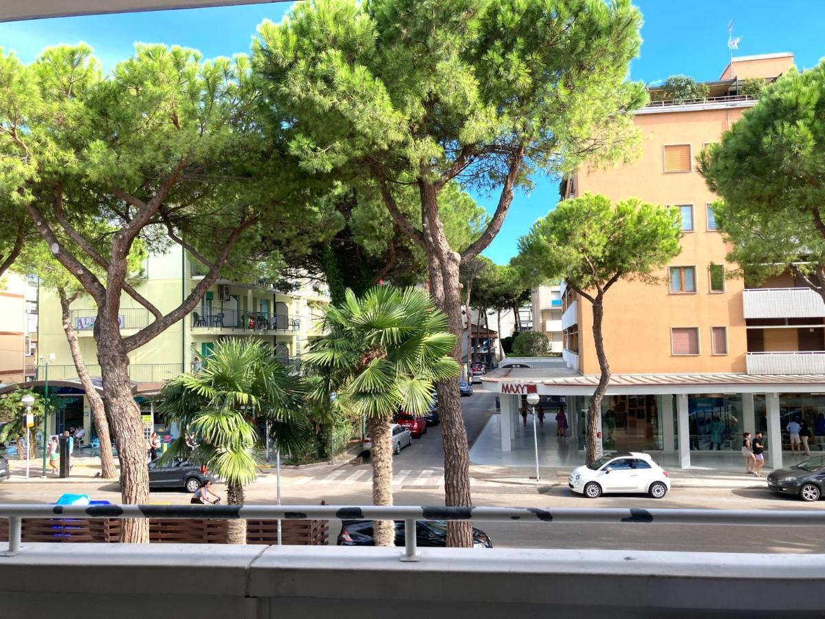 Apartament Sabbiadoro Center Lignano Sabbiadoro Kültér fotó